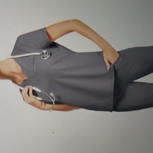 Jaanuu 3-pocket notched scrub top